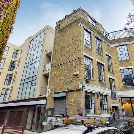The Borough Collection Near Bridge And Borough Market *
