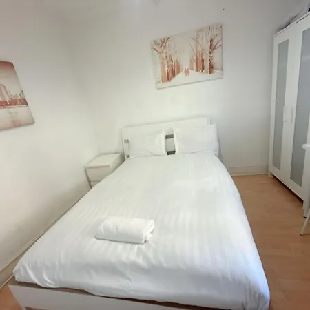Twenty Five Bed and breakfast
