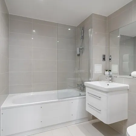 Exquisite 2bed With Parking Near 02 Arena Apartment