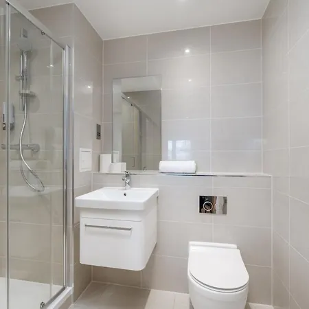 Exquisite 2bed With Parking Near 02 Arena London