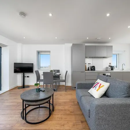Apartment Exquisite 2bed With Parking Near 02 Arena London