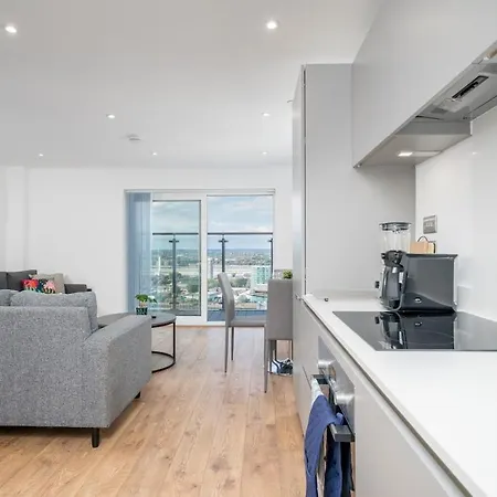 Exquisite 2bed With Parking Near 02 Arena Apartment London