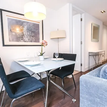 Charming 1br, 2min From Monument Station! Apartment *