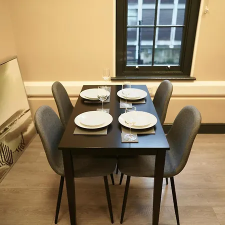 Charming 1br Flats In The Heart Of Of *