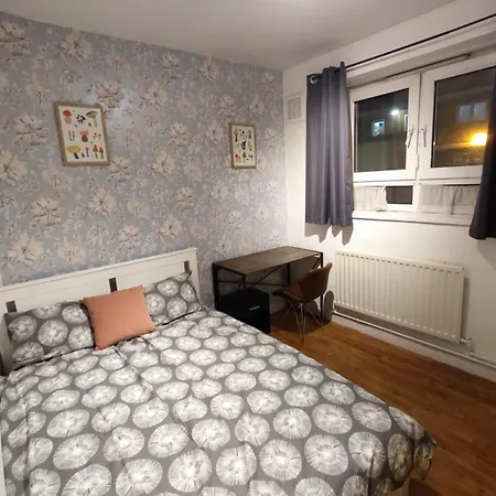 Spacious Flat With 2 To 3 Bedrooms In Appartamento *