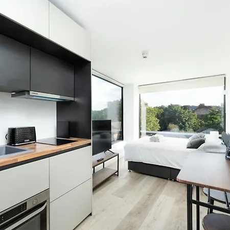 Modern Living At Antigallican In * Londyn