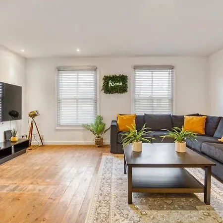 In Shoreditch/ Old St Apartment London