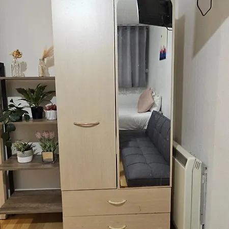 Whites Nocleg ze śniadaniem