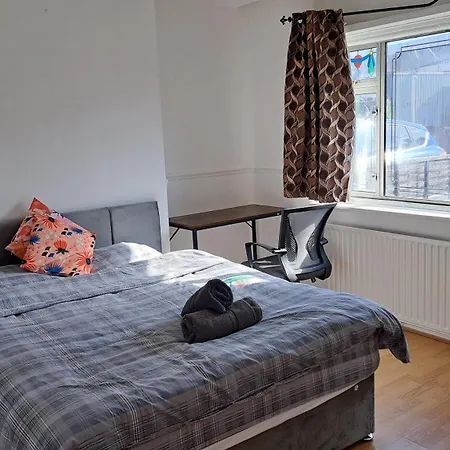 Guest house In East By Fenia Dagenham