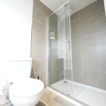 Homestay The Great Airport Place: Heathrow-convenient Private *