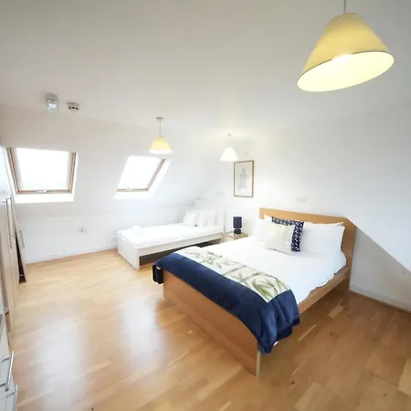 The Great Airport Place: Heathrow-convenient Private *