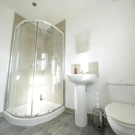 The Great Airport Place: Heathrow-convenient Private Homestay Harmondsworth