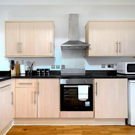 Stylish & Cozy 2-bedroom Flat With Parking * London