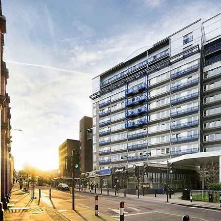 Apartment Stylish & Cozy 2-bedroom Flat With Parking *