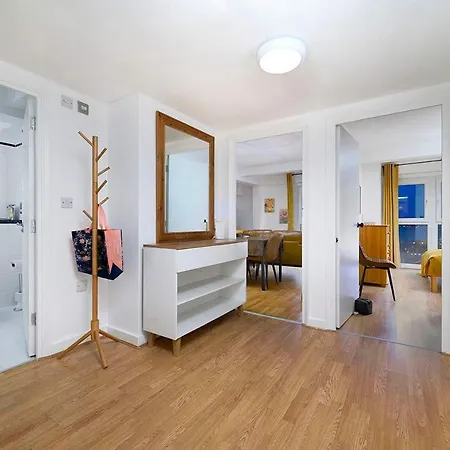 Stylish & Cozy 2-bedroom Flat With Parking * London