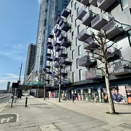 Stratford Westfield Premium 1br * London