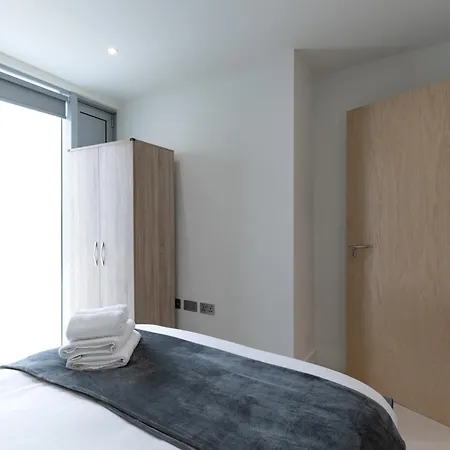 Stratford Westfield Premium 1br Apartment