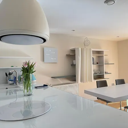New 3 Bedroom Near Tower Bridge Apartment *
