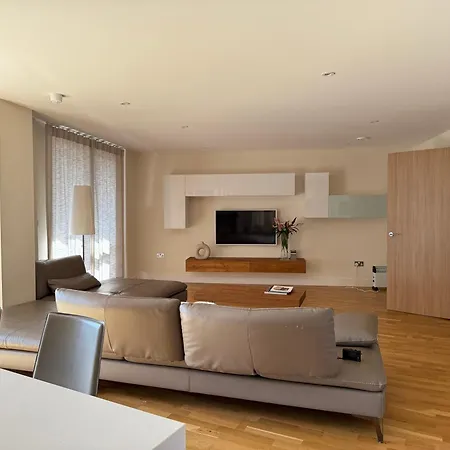 New 3 Bedroom Near Tower Bridge London