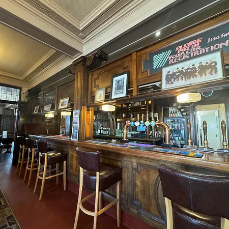 The Eastbrook Pub & 3*