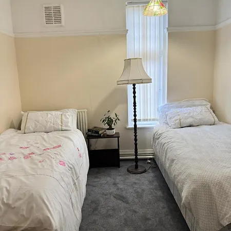 The Eastbrook Pub & Hotel 3*