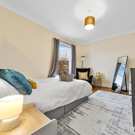 Classy Shared With Private Bedroom Near Tube - Bedroom3