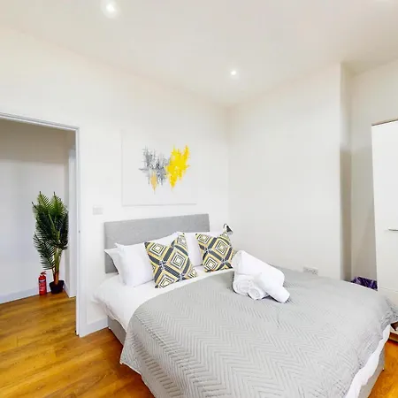 Apartment 2br Flat 5 Min Walk To New Cross Station *