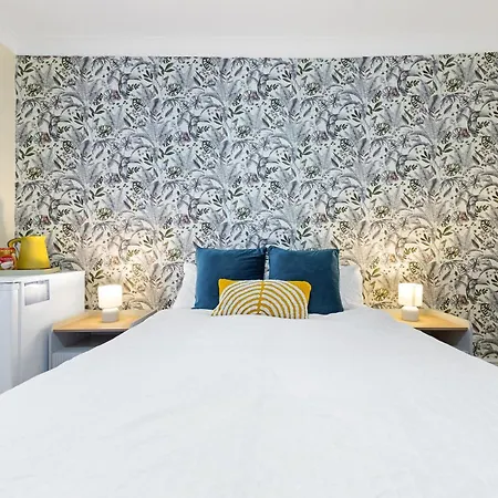 Homestay Charming 3br Near Tube - Walk To Cafes, Lloyd Park - Copeland 3br Combo