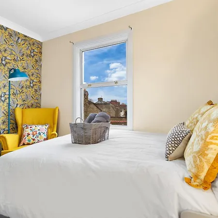 Homestay Charming 3br Near Tube - Walk To Cafes, Lloyd Park - Copeland 3br Combo