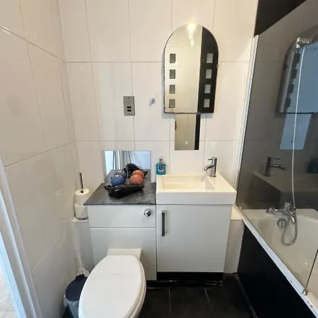 Comfortable - Cosy - Budget In Center 2*