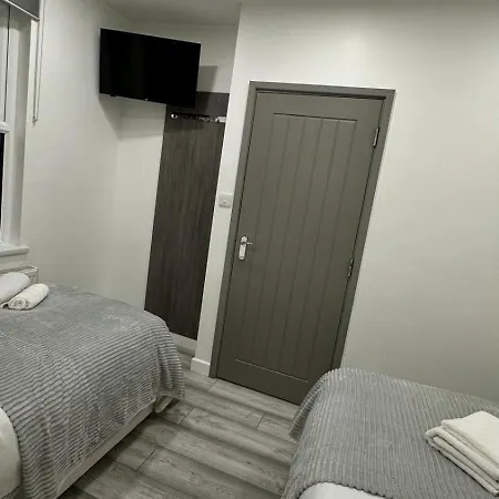 Fully Furbished Entire Flat 3 Appartamento Londra