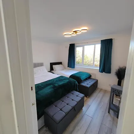 Domasi Flat In New Cross *