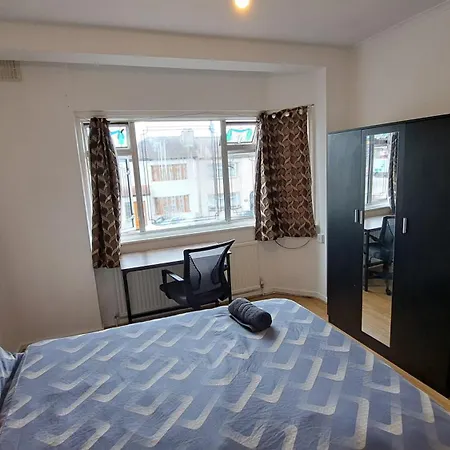 Guest house In East By Fenia Dagenham