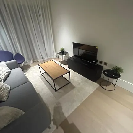Luxury 1 Bed Greenwich Apartment *