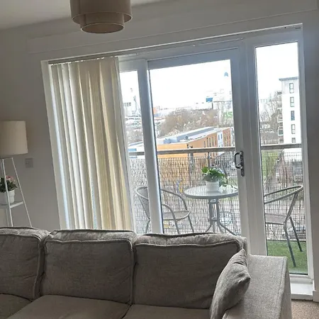 Apartment Spacious Cozy 1 Bedroom