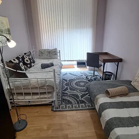 Comfy Fenia Homestay