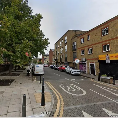 Bethnal Green/brick Lane 2 Bedroom Apartment *