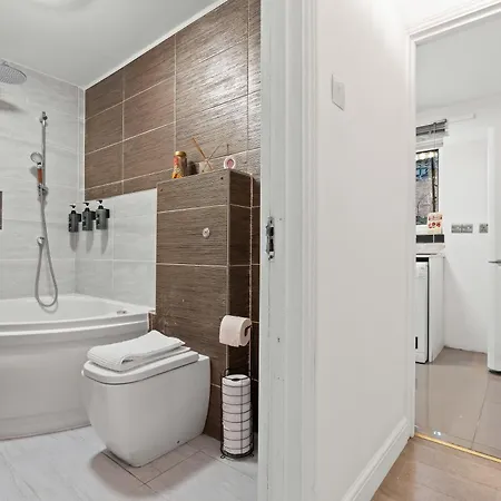 Cosy 3Bed- Sleeps 6 - 02 Arena Canary Wharf Station- Perfect For Contractors, Families And Groups Holiday home *