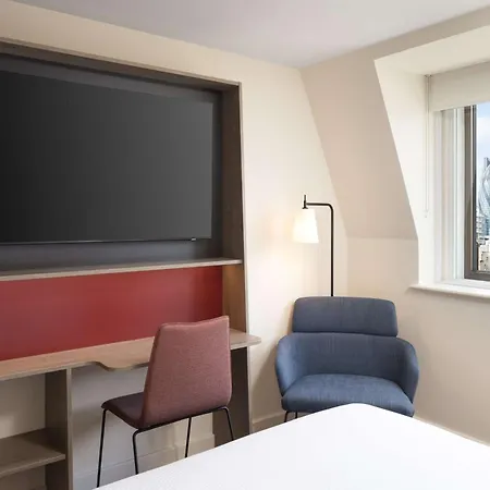 Hampton By Hilton Hotel 4*