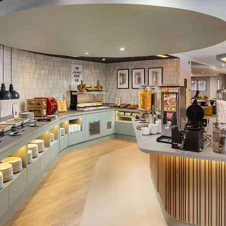 Hampton By Hilton Hotel 4*
