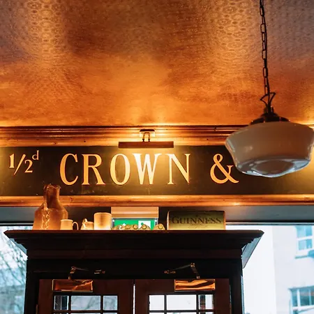 The Crown Pub & Affittacamere 4*
