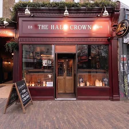 The Crown Pub & 4*
