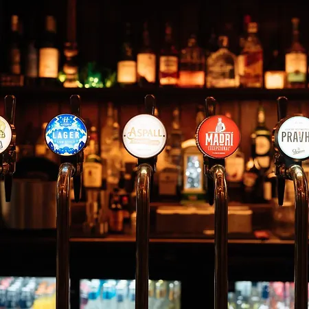 Affittacamere The Crown Pub & 4*