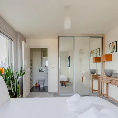 Apartment Sun Filled 2bd Flat With Views Mile End
