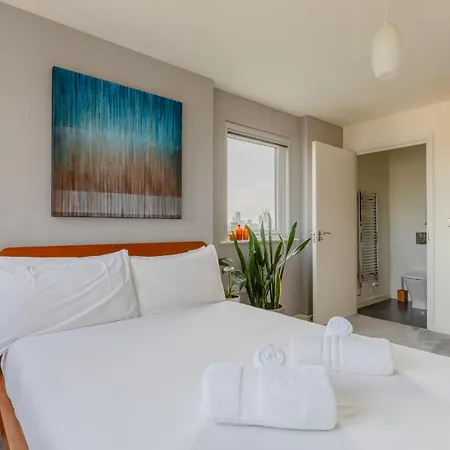 Sun Filled 2bd Flat With Views Mile End Apartment *