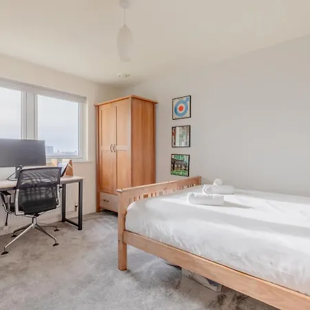 Sun Filled 2bd Flat With Views Mile End
