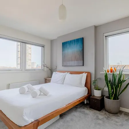 Sun Filled 2bd Flat With Views Mile End Apartment London