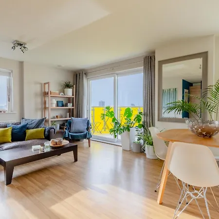 Apartment Sun Filled 2bd Flat With Views Mile End London
