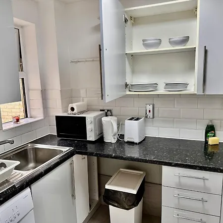Elizabeth House Bow Apartment