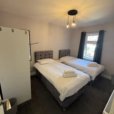 Holiday home Onsitestays - Large 3 Bedroom, 2 Bathroom, Driveway, Garden, Sleeps 6 Comfortably Bexleyheath